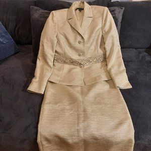 Nipon Boutique Skirt Suit, Size 6